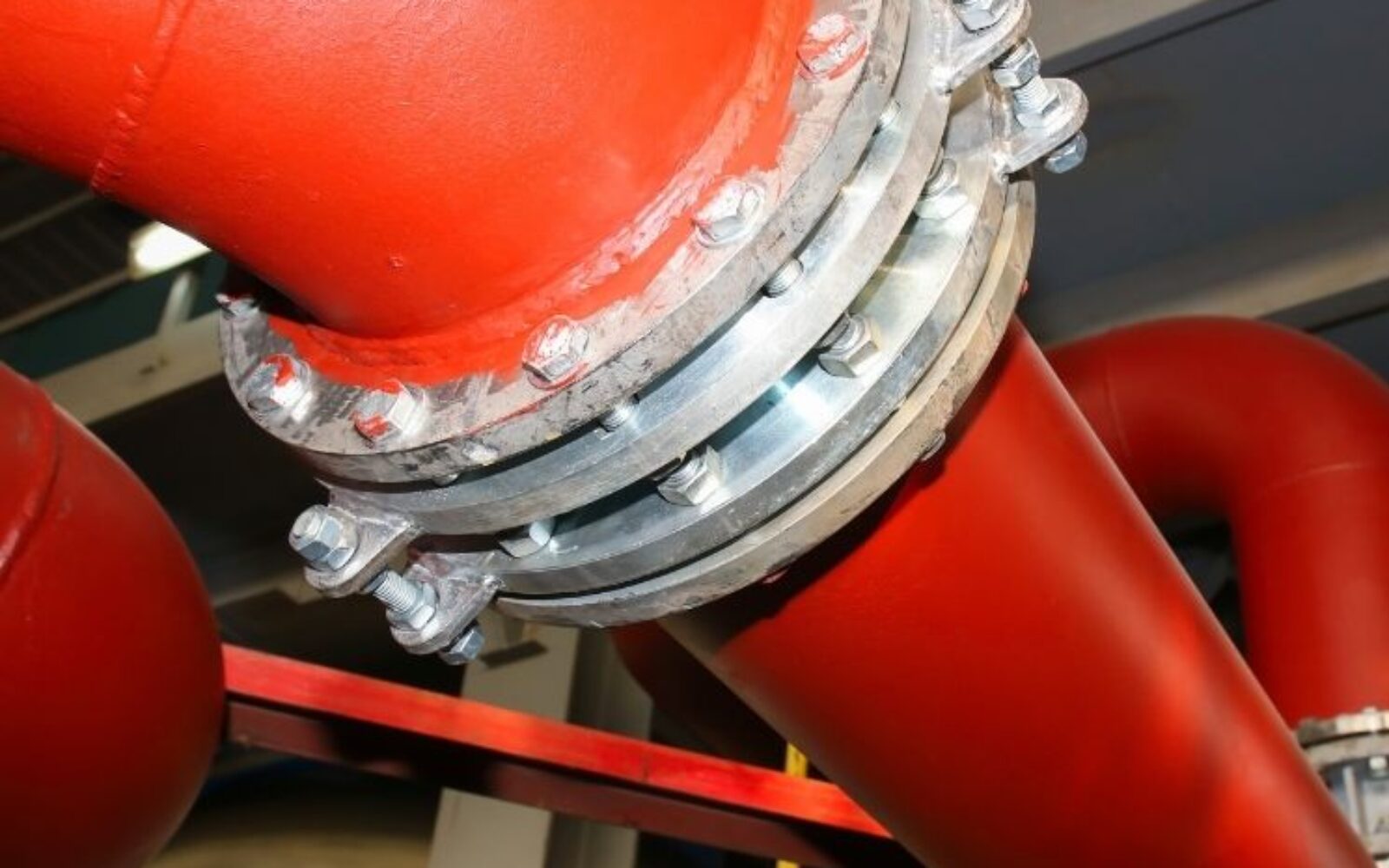 How Do Exhaust Bellows and Flex Pipes Differ?