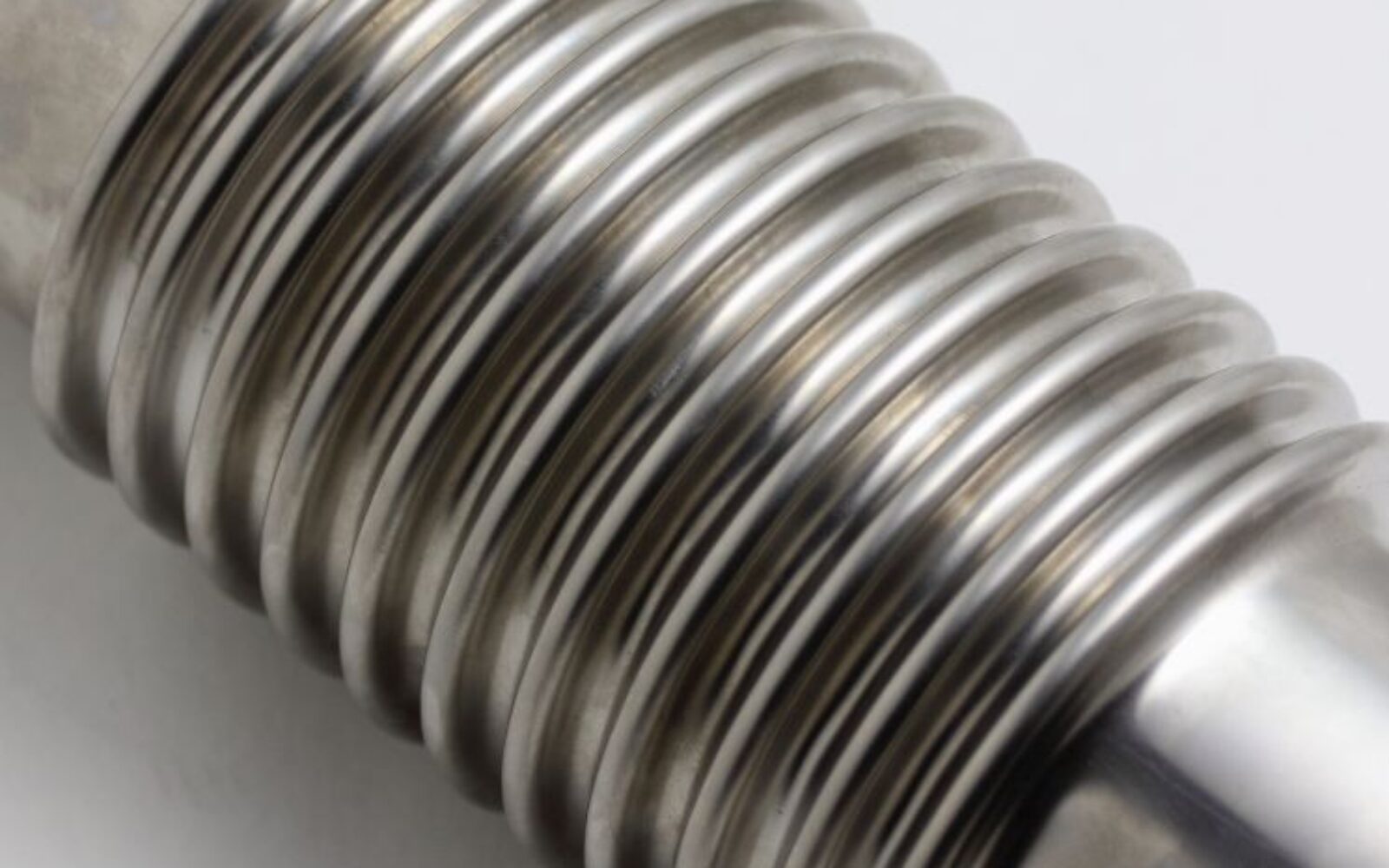 Why Metal Expansion Joints Are Better Than Rubber