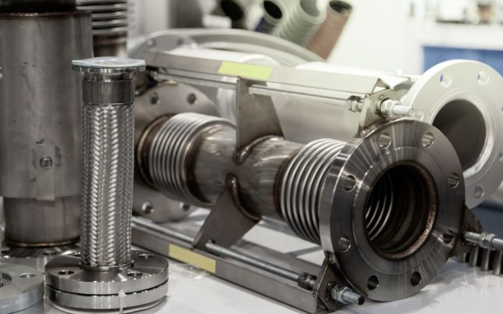 Expansion Joints vs. Bellows: What’s the Difference?