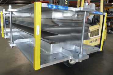 Rectangular expansion joint with internal flow liner and custom flanges